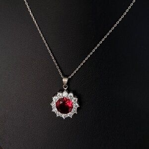 Elegant 925 silver and Red Pendant Necklace